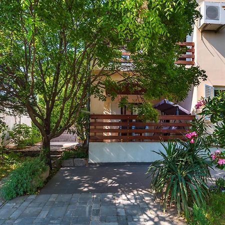 Vacation House Anna Karlobag Exterior photo