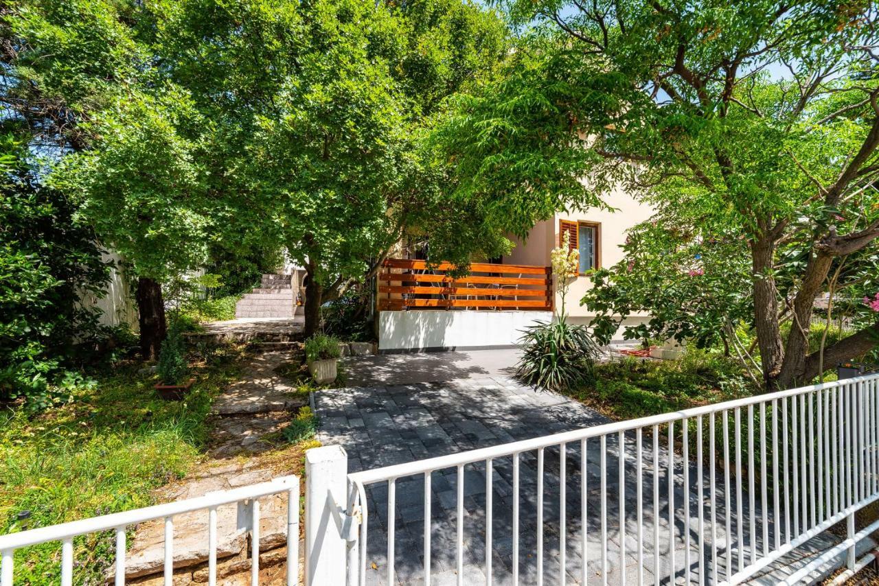 Vacation House Anna Karlobag Exterior photo