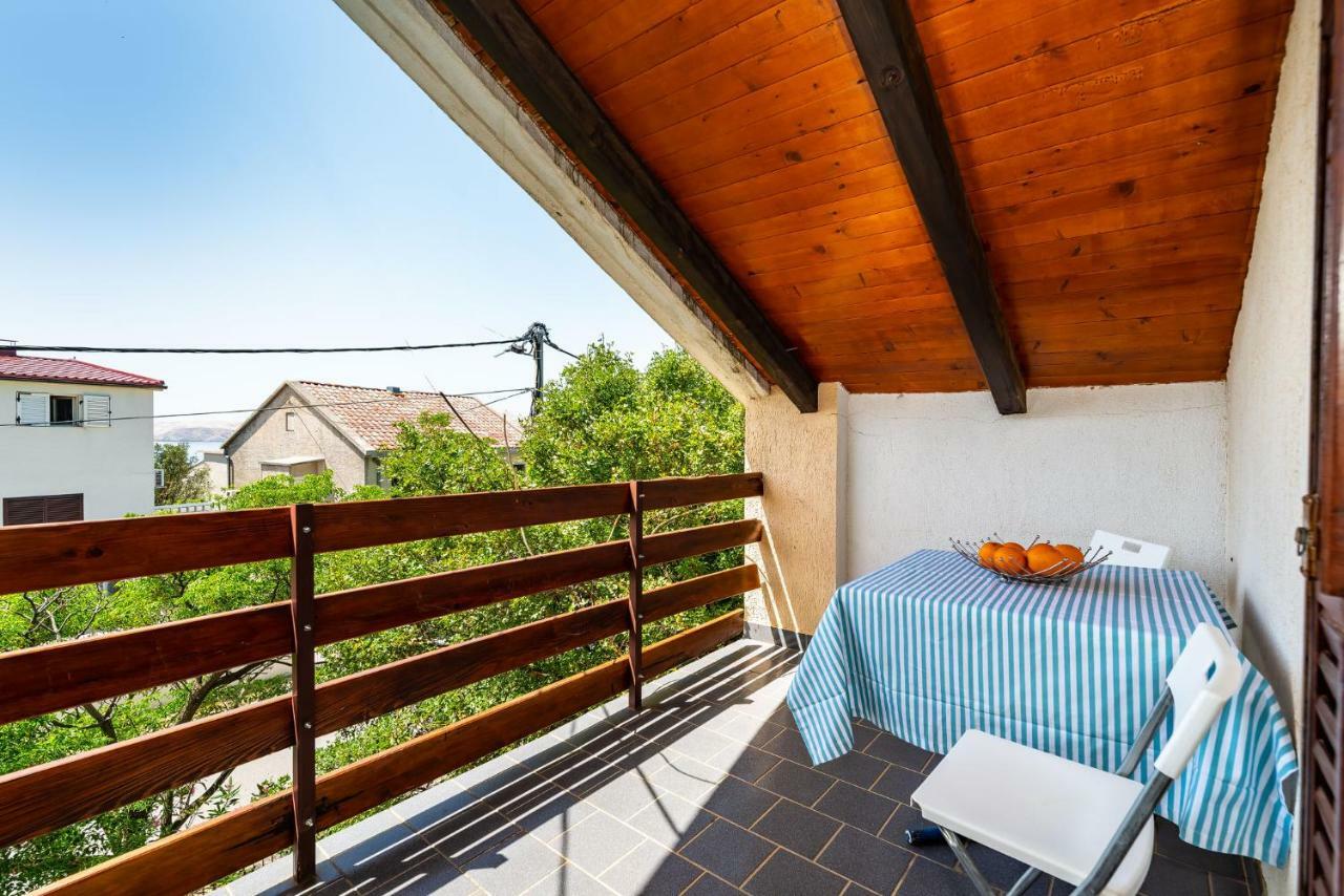 Vacation House Anna Karlobag Exterior photo