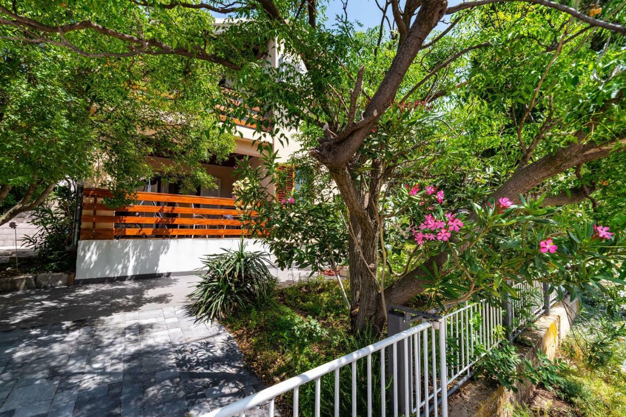 Vacation House Anna Karlobag Exterior photo